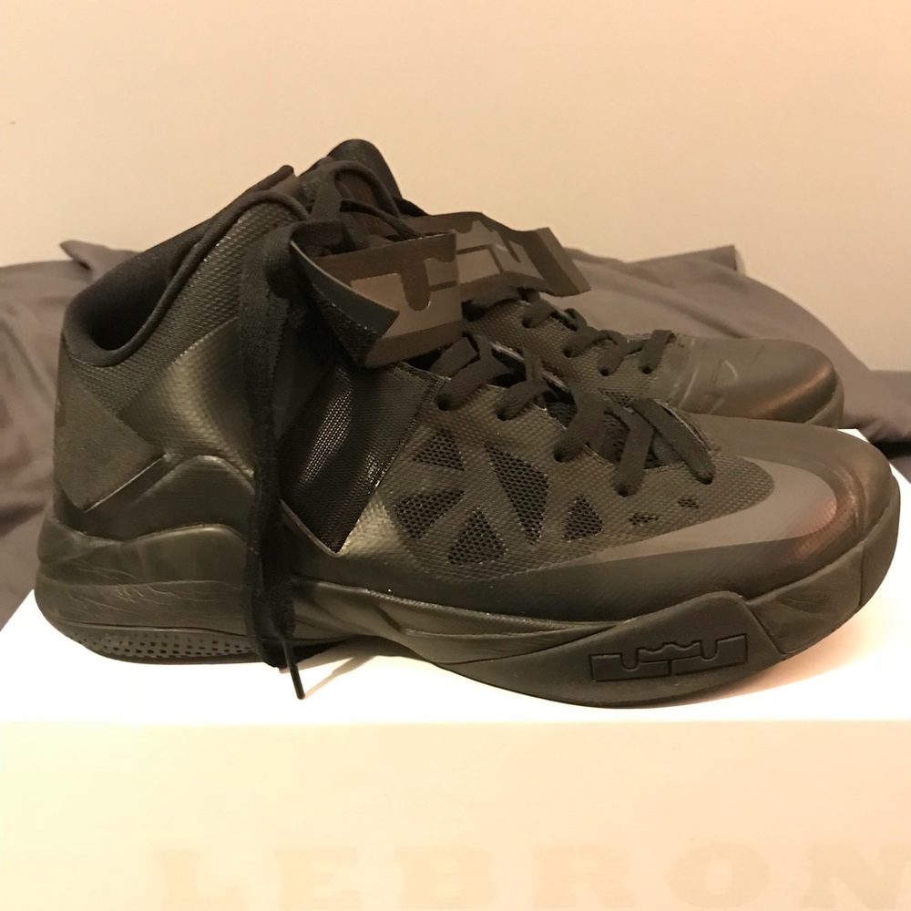 NIKE LEBRON SOLDIERS